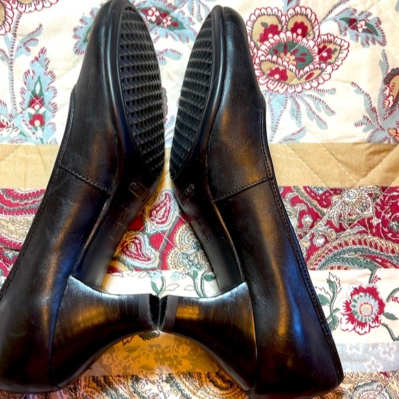 Aerosols Soft Black 2 1/2” Heels Size 8 - Picture 6 of 14